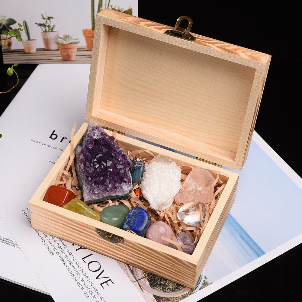 THE MASTER HEALING CRYSTAL GIFT BOX - URBAN VAYA