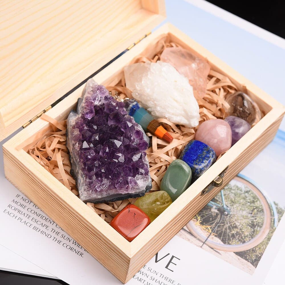 THE MASTER HEALING CRYSTAL GIFT BOX - URBAN VAYA